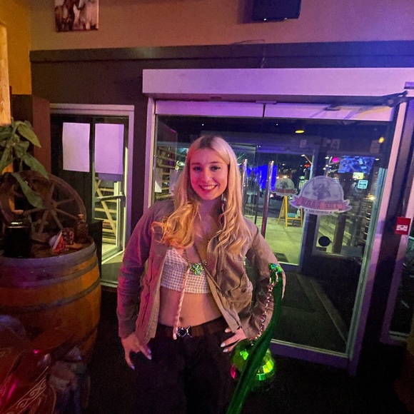 Meet your Posher, Savanah - Picture 1 of 1